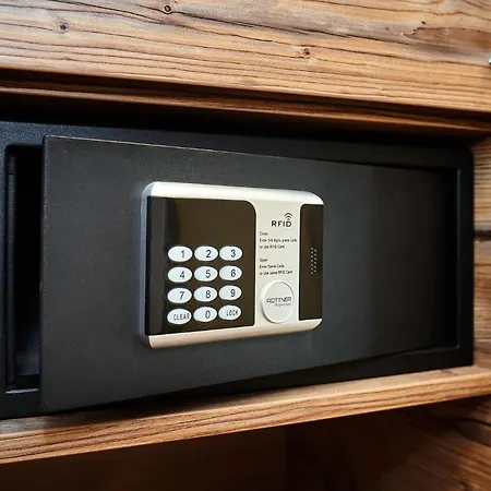 Hotel Huemer-park Voecklatal 3*