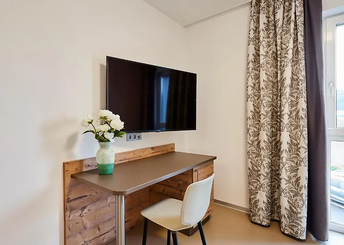 Huemer-park Voecklatal 3*